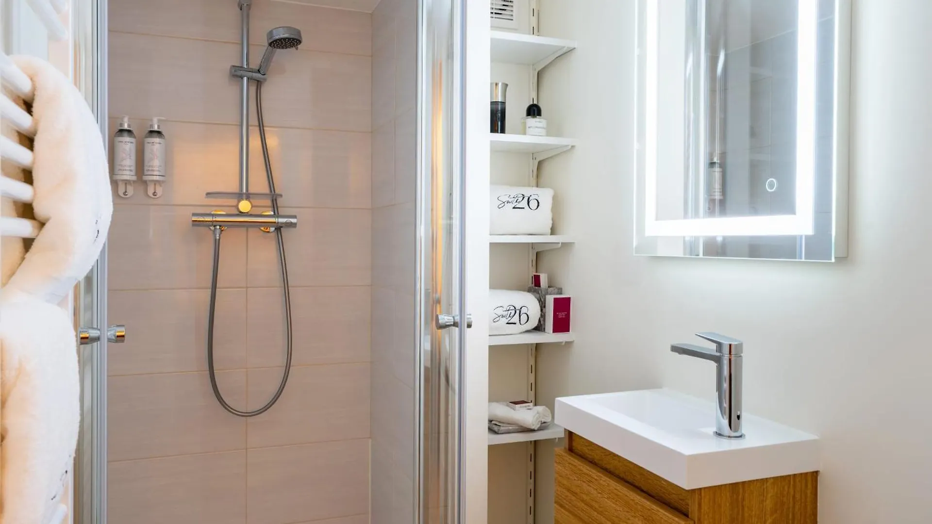 La Suite 26 - 4 Stars - Daily Wellness Access Aix-en-Provence 0*,  França